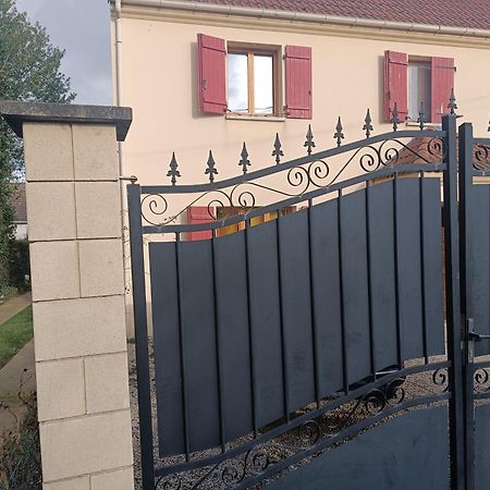 Maison Cheptainville Avec Terrasse Sur Verdure 外观 照片