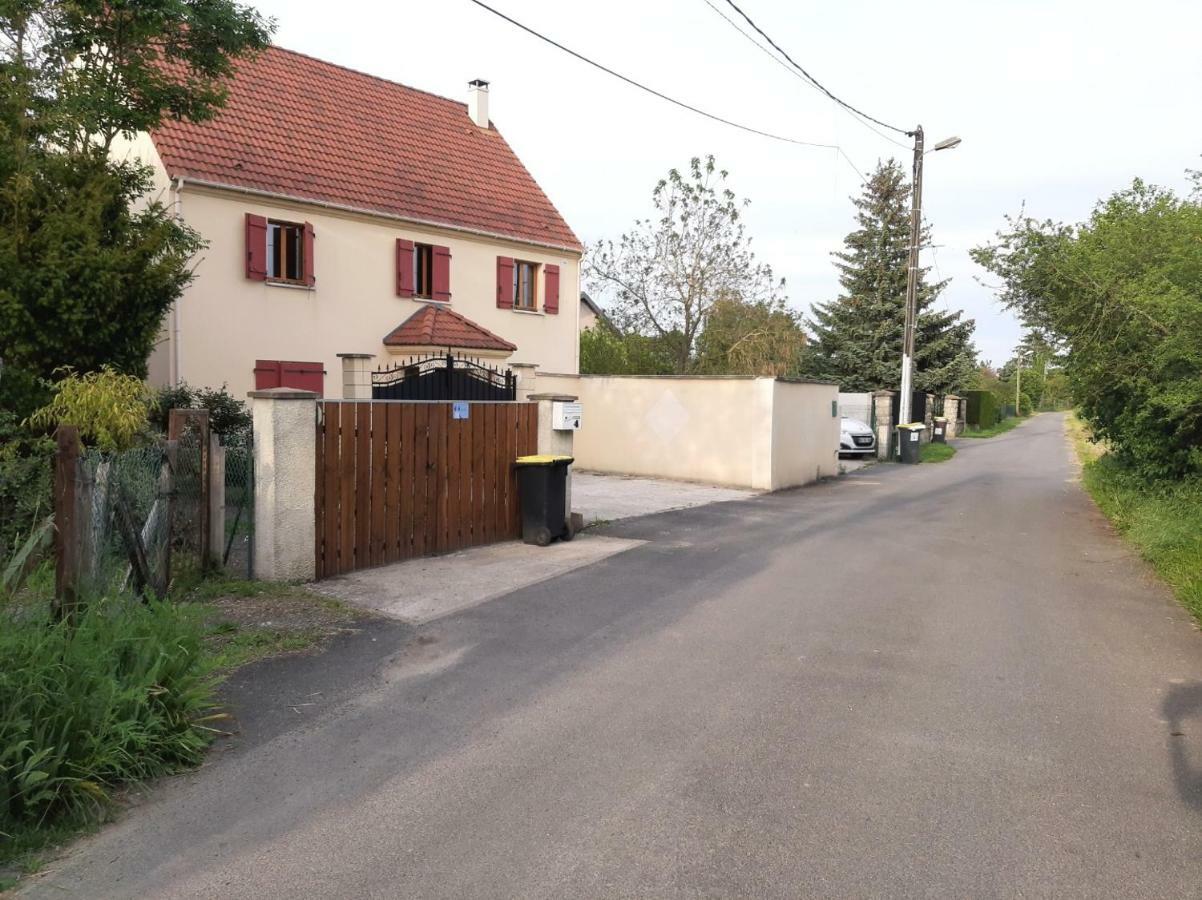 Maison Cheptainville Avec Terrasse Sur Verdure 外观 照片